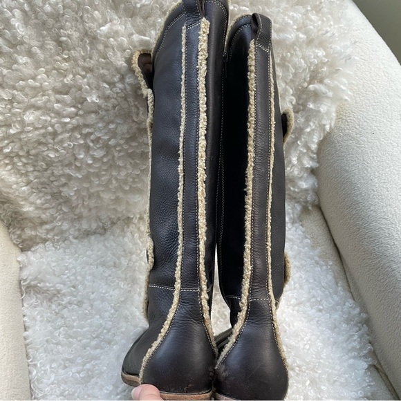 Timberland Dark Brown Leather Boots with Sherpa Lining Size 6 - Picture 5 of 14